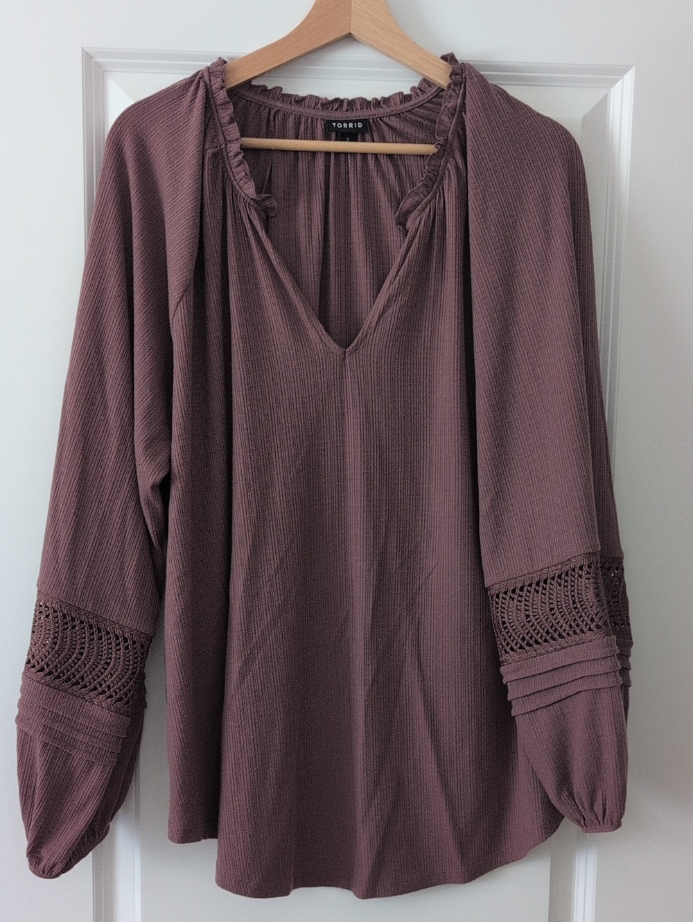 torrid Mauve Ribbed V-Neck Boho Tunic with Crochet Sleeve Panels